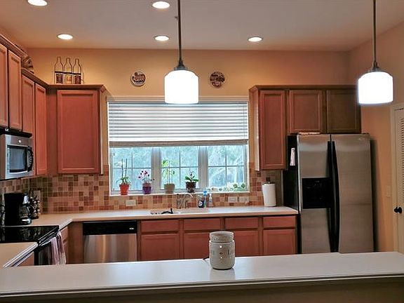 3rd image of 958 Sombra St