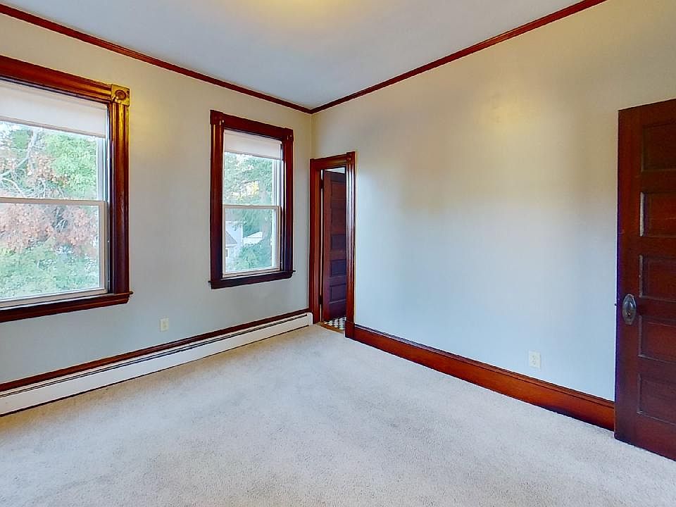 1st image of 25 Williams St APT 2