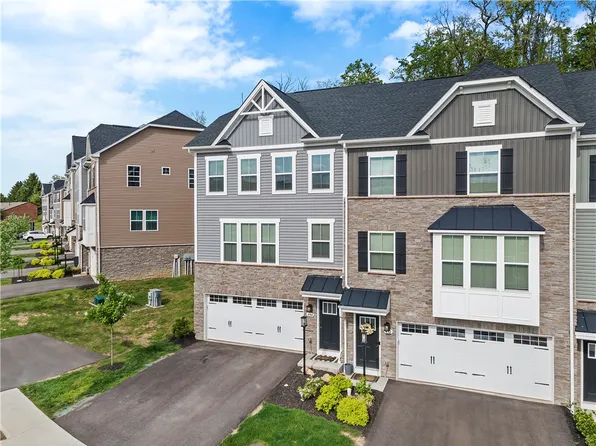 430 Greenwood Dr N, Canonsburg, PA 15317