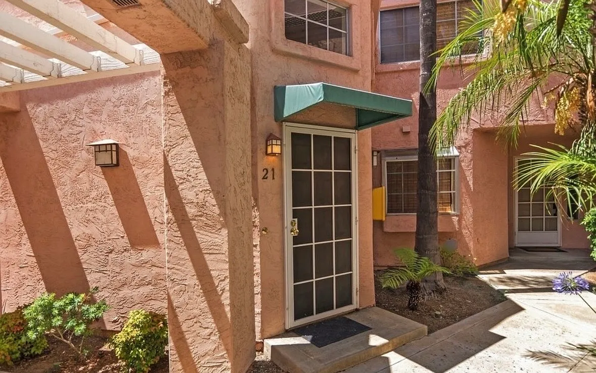 1 bed, 890 sqft, $2,600 — Photo 3