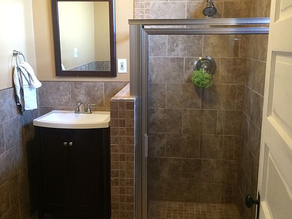 Master bathroom 