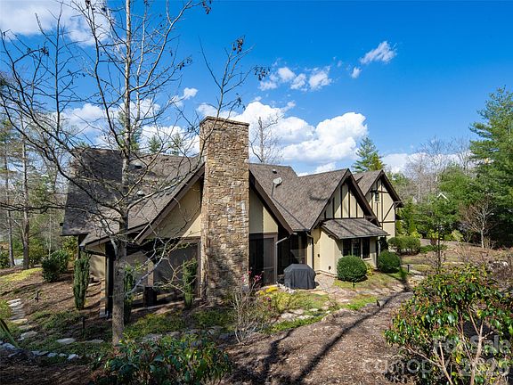 4th image of 75 Chauncey Cir