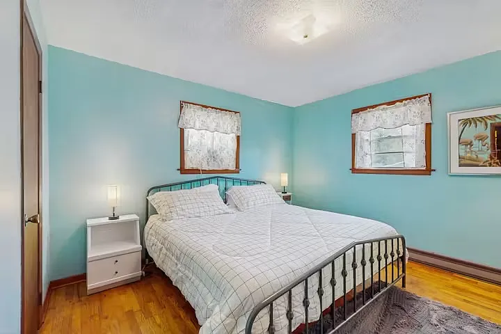 3 bed, 1.5 bath, 1800 sqft, $2,250 — Photo 3