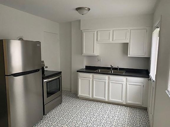3rd image of 1724 W 3rd Ave APT D