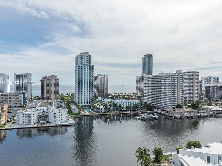 137 Golden Isles Dr #809 — Photo 36