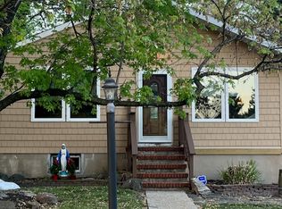 220 Turnwood Dr, Glen Burnie, MD 21061