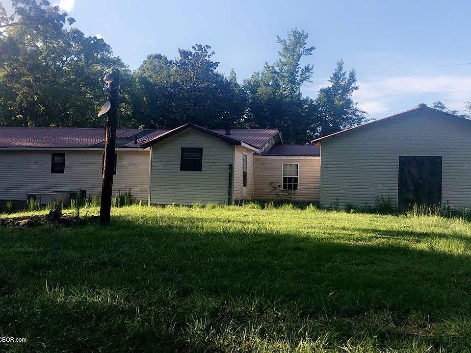 2nd image of 637 Street Rd