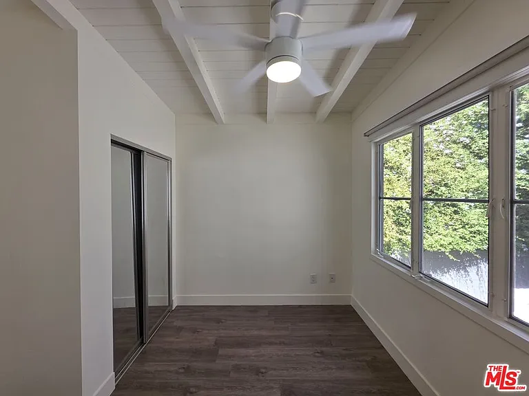 1635 S Beverly Glen Blvd #6 — Photo 45