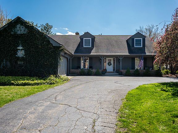 4th image of 904 Tanglewood Ln