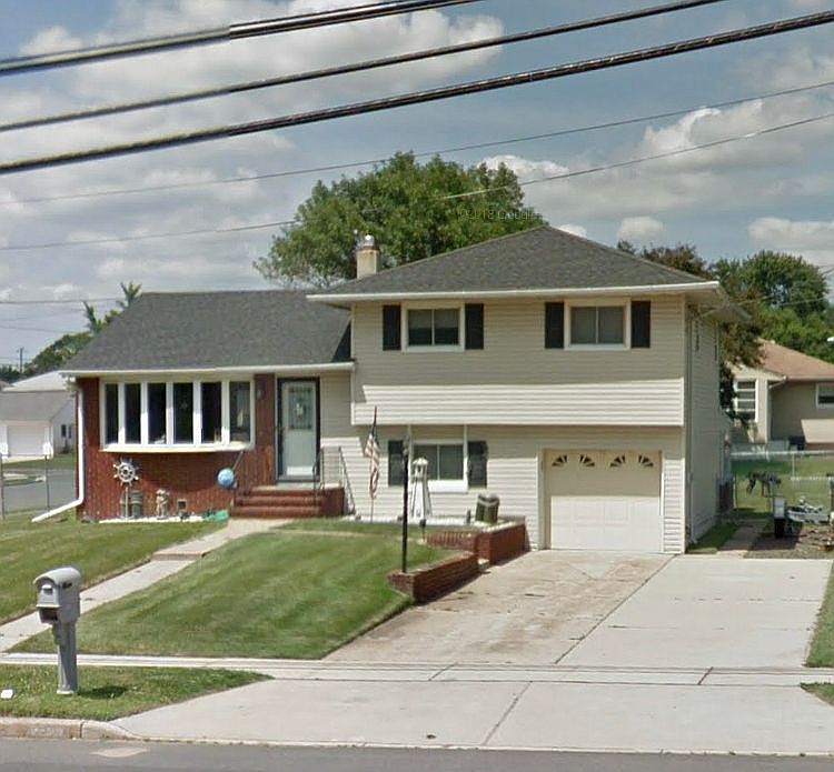 2nd image of 2350 Klockner Rd