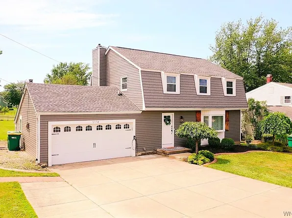 5174 Rogers Rd, Hamburg, NY 14075