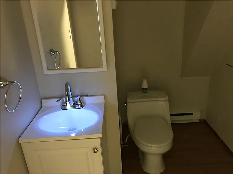 738 E 4th St #3 — Photo 6