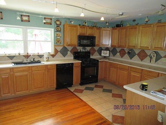4th image of 130 Burch Dr