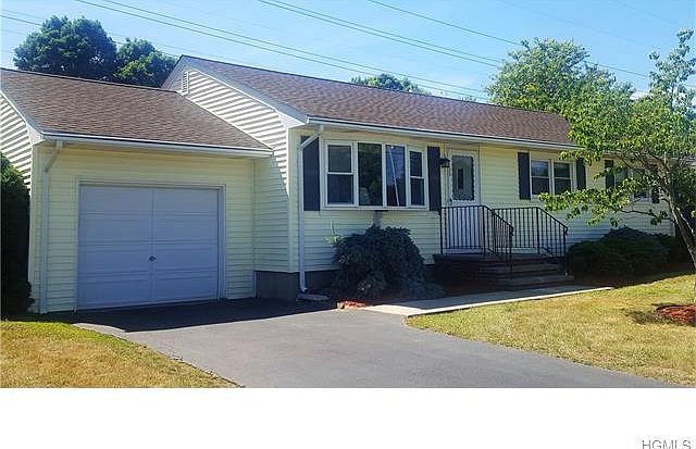 1st image of 20 Dogwood Ln