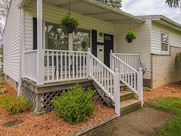 3rd image of 2263 Lynnwood Dr
