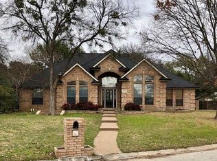 9012 Westwood Shores Dr, Fort Worth, TX 76179