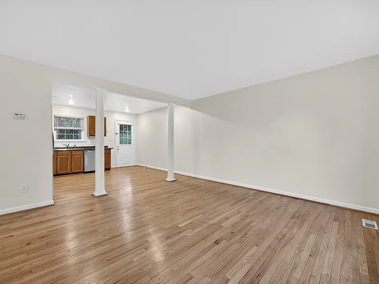 322 Howard Ave — Photo 14