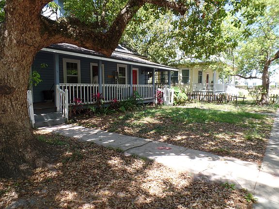 2nd image of 326 New York Ave