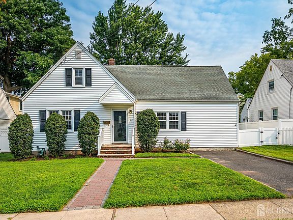 2nd image of 23 Mayfield Pl
