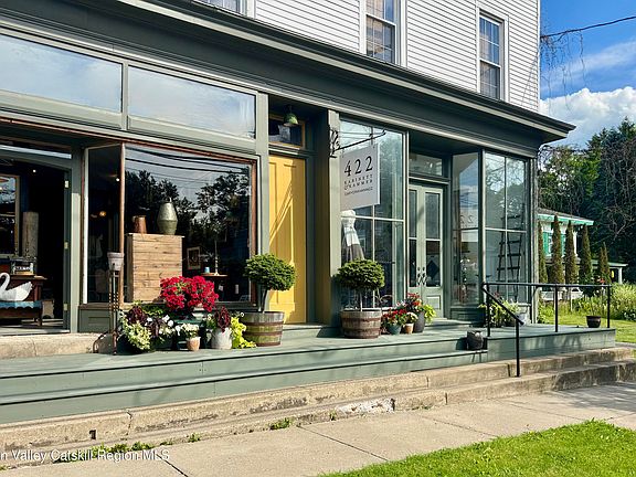 2nd image of 422 Main Street
