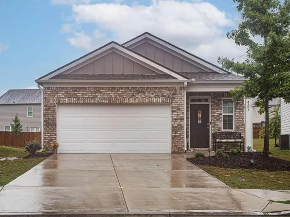 5527 Foxglove Way, Oakwood, GA 30566