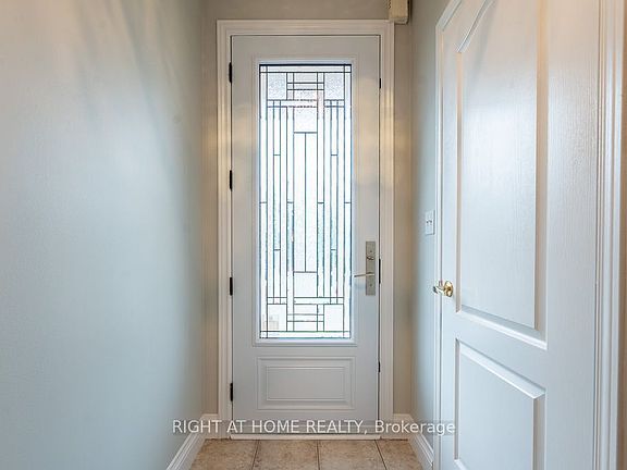 4th image of 27 Panorama Way