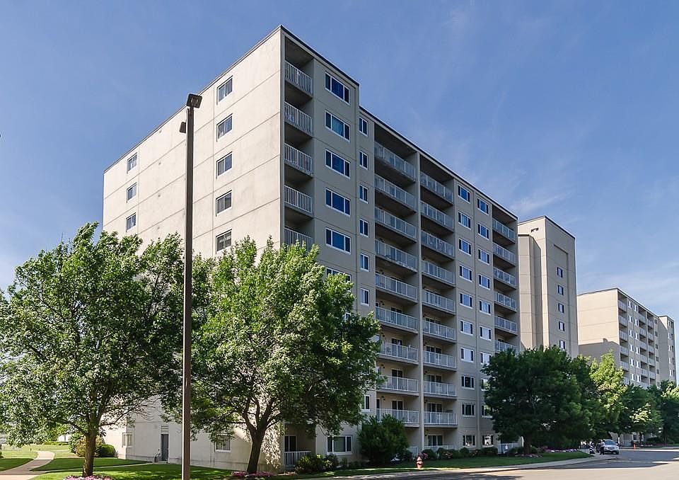 1st image of 200 Cove Way Unit 113
