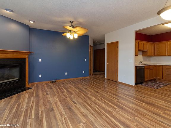 4th image of 950 67th St Unit 324