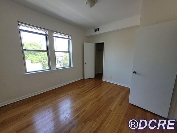 5th image of 1914 N Kimball Ave #3