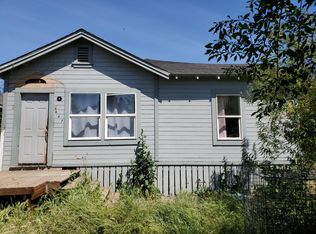 687 Locust St, Garberville, CA 95542