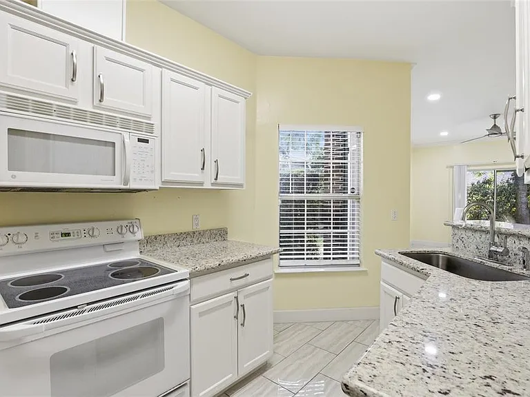 510 NW 50th Blvd #510 — Photo 15
