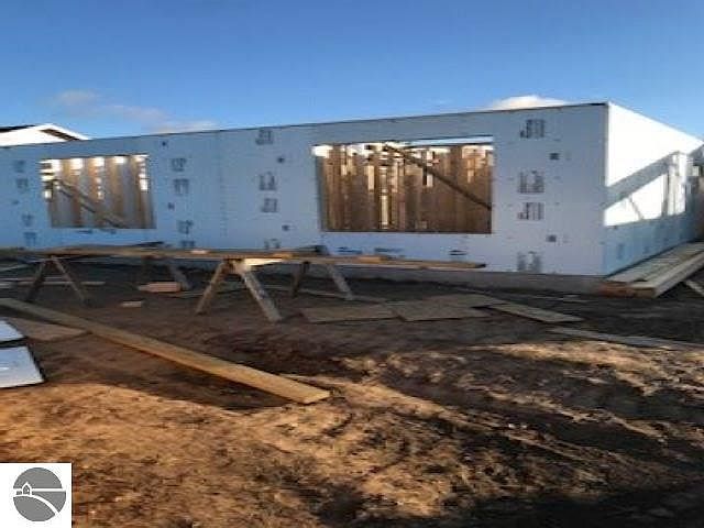 1st image of 3689 Tanager Dr