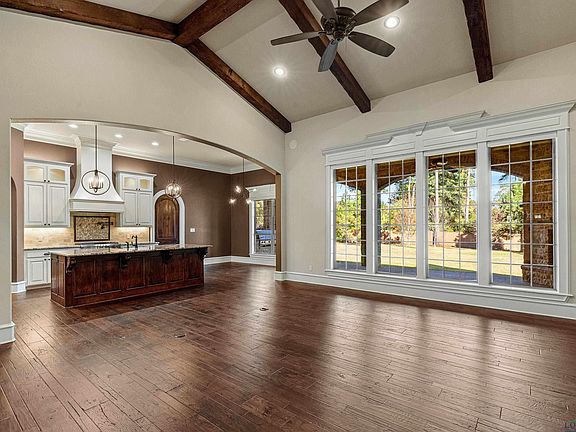5th image of 108 Bella Terra Dr
