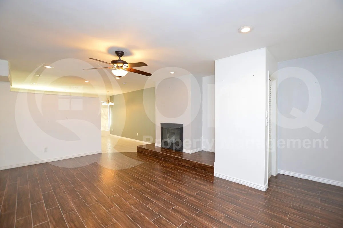 3 bed, 2.0 bath, 1204 sqft, $2,150 — Photo 2