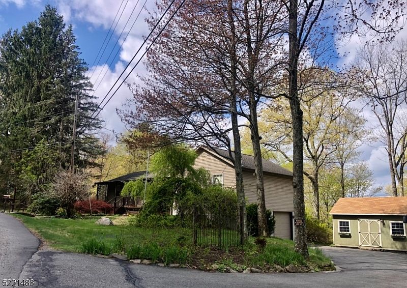 1st image of 12 Barry Dr