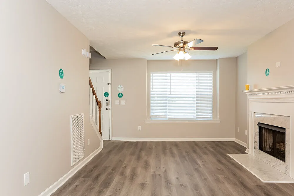 3 bed, 2.5 bath, 1425 sqft, $2,335 — Photo 4