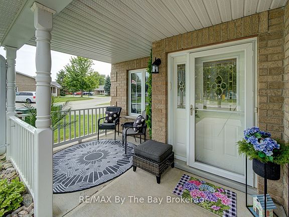 2nd image of 15 Meadow Ln