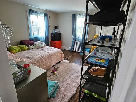 5th image of 16 Henderson Rd