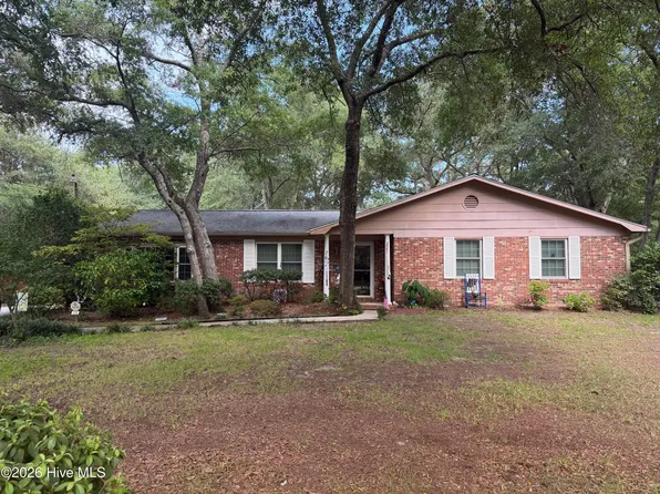 810 E Cape Harbor Drive, Southport, NC 28461