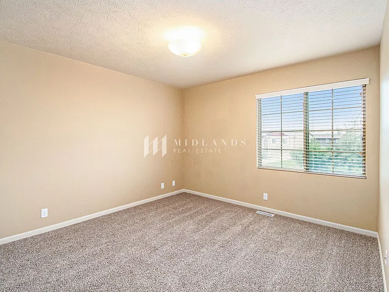 4410 Brook St — Photo 8
