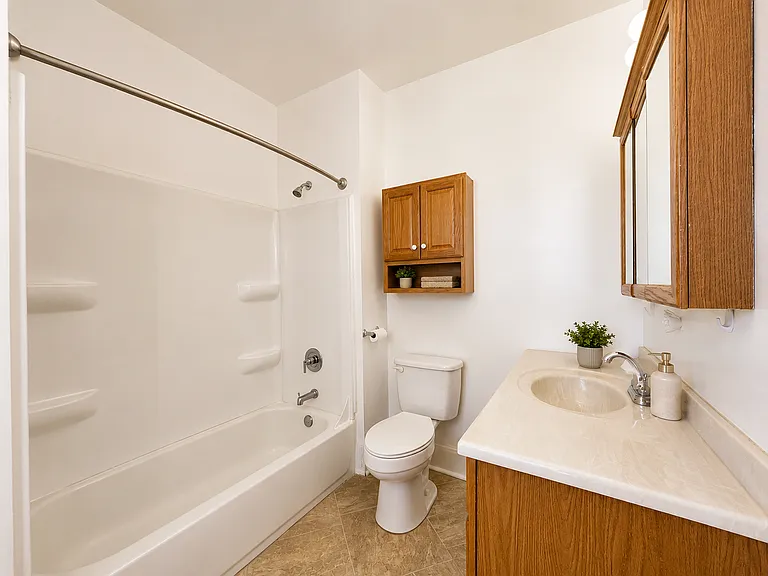 1000 Carteret Ave #4 — Photo 7
