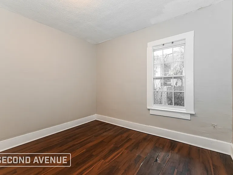 1548 W 23rd St — Photo 9