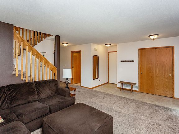 4th image of 2910 SW Glenbrooke Blvd