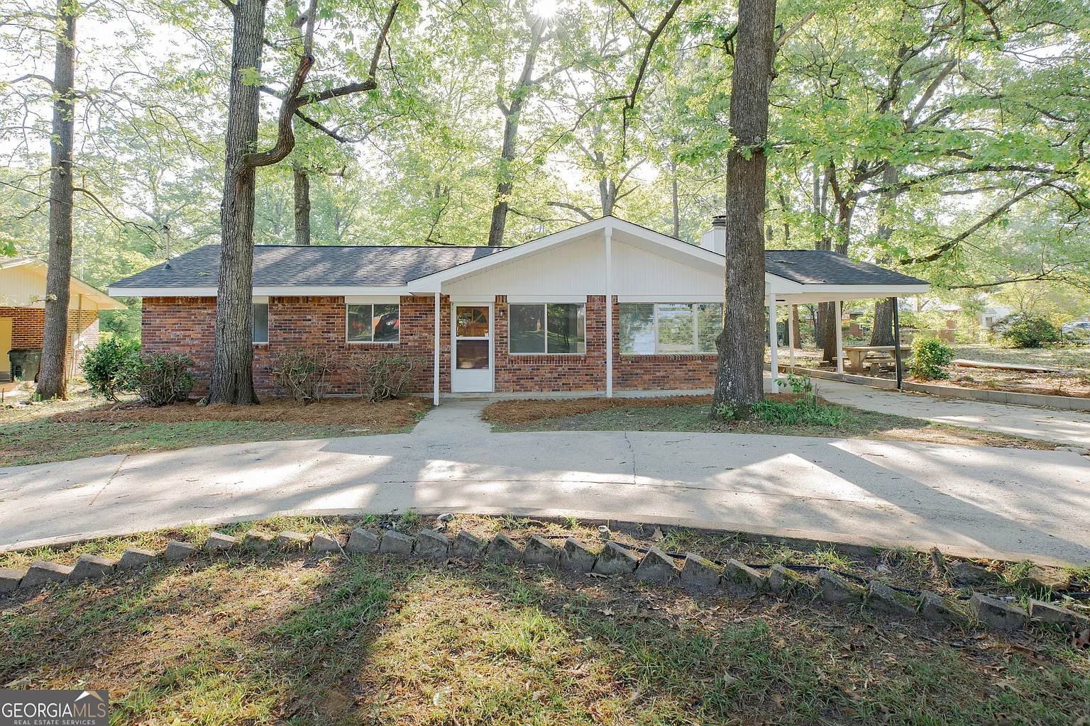 108 Lee St photo 1