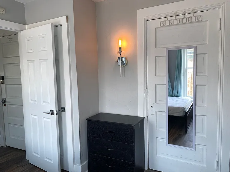 308 E Seneca St — Photo 37