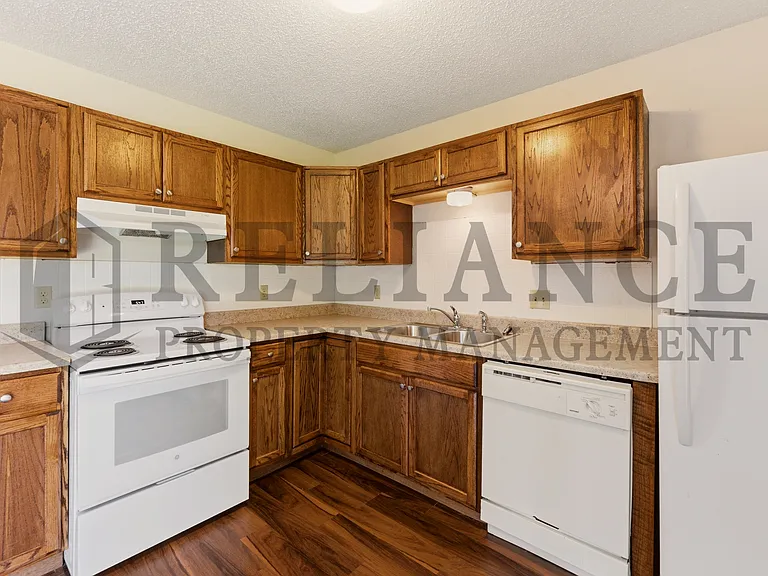 1158 N Edwards Ave — Photo 7