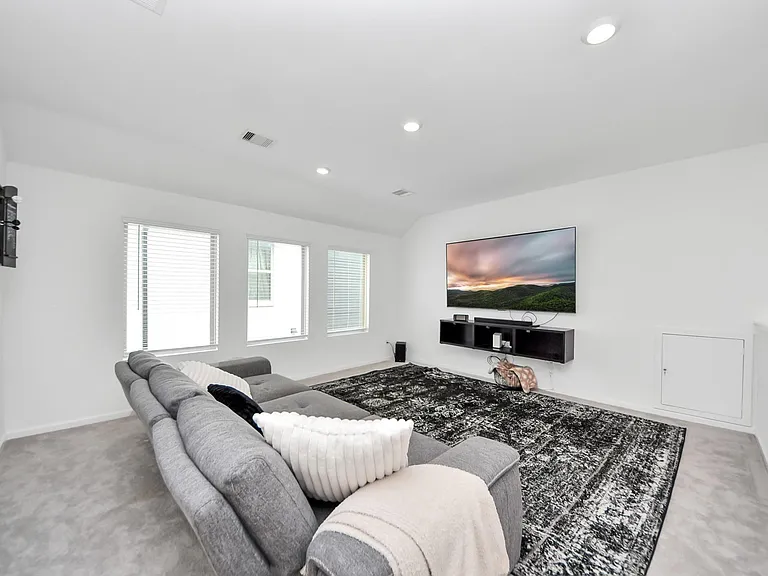 4946 Sky Bluff Dr — Photo 27