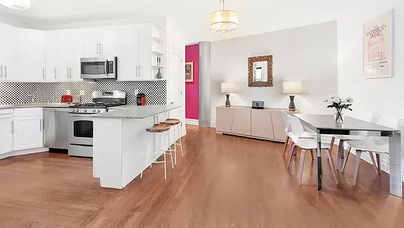 3rd image of 514 Cathedral Pkwy #7A