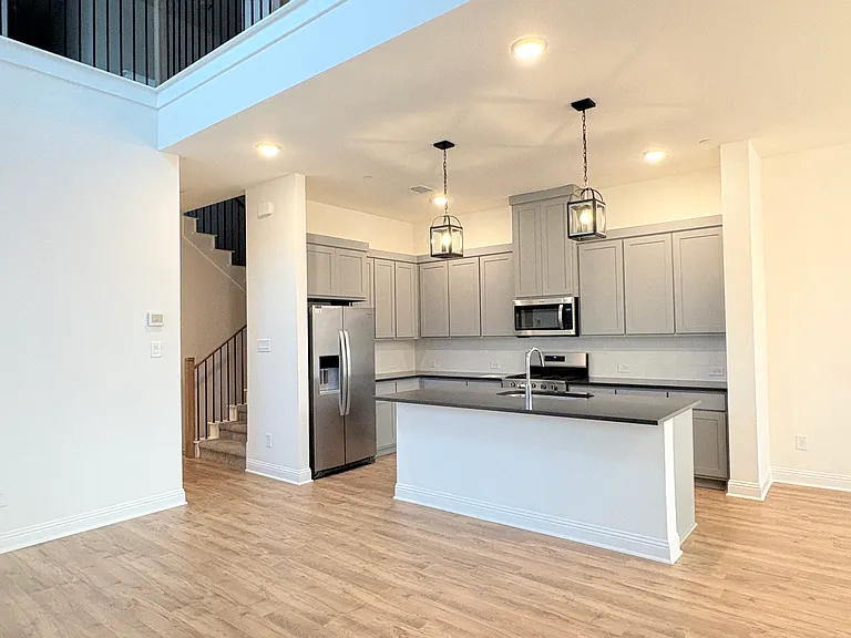 2528 Brunswick Way — Photo 6