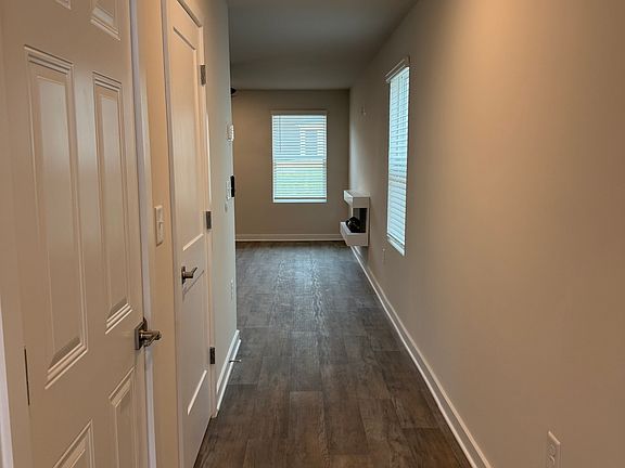 2nd image of 3319 Stonewall Ln #68-0
